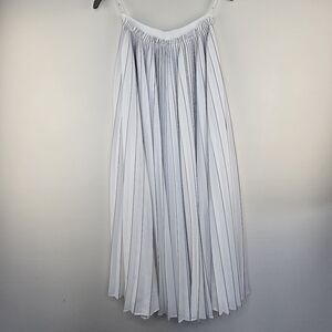 AJE Elegant White And Black Pleated Skirt Size 6